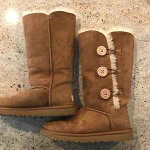 UGG Bailey Boots and UGG cleaning kit!